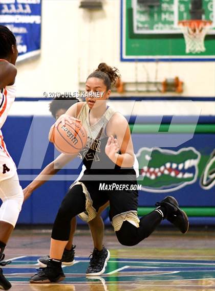 Thumbnail 2 in West vs Spring Valley (Gator Winter Classic) photogallery.