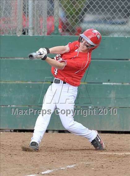 Thumbnail 2 in Galt vs. Pioneer (Land Park Easter Tournament) photogallery.