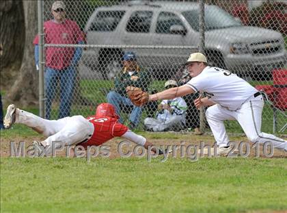 Thumbnail 2 in Galt vs. Pioneer (Land Park Easter Tournament) photogallery.
