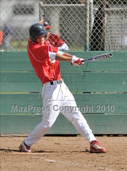 Thumbnail 3 in Galt vs. Pioneer (Land Park Easter Tournament) photogallery.