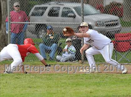 Thumbnail 1 in Galt vs. Pioneer (Land Park Easter Tournament) photogallery.