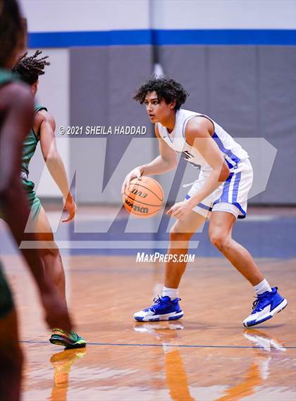 Thumbnail 2 in Sumner @ Jesuit  (Invitational) photogallery.