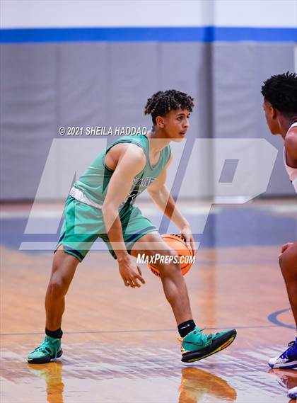 Thumbnail 1 in Sumner @ Jesuit  (Invitational) photogallery.