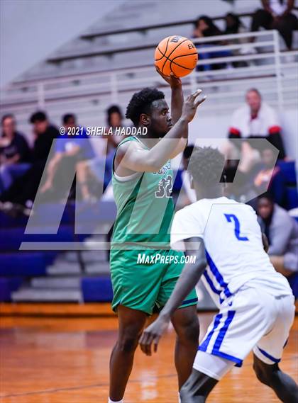 Thumbnail 2 in Sumner @ Jesuit  (Invitational) photogallery.