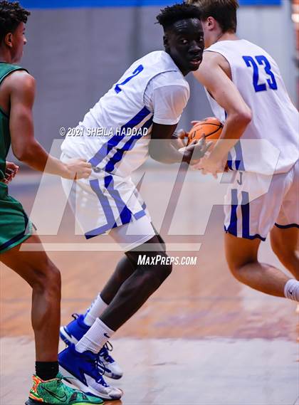 Thumbnail 1 in Sumner @ Jesuit  (Invitational) photogallery.