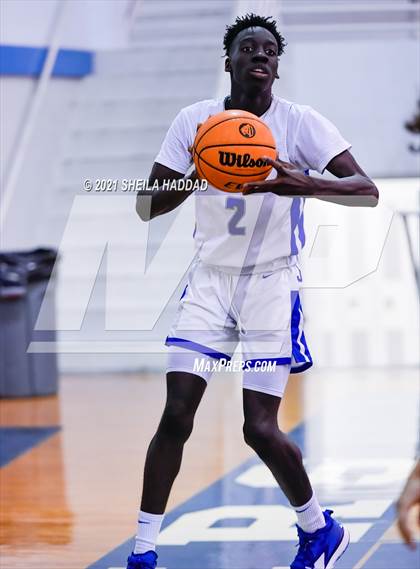 Thumbnail 2 in Sumner @ Jesuit  (Invitational) photogallery.