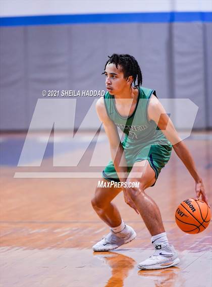 Thumbnail 1 in Sumner @ Jesuit  (Invitational) photogallery.