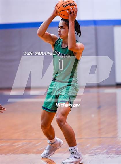 Thumbnail 2 in Sumner @ Jesuit  (Invitational) photogallery.