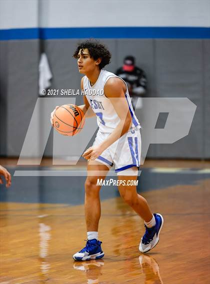 Thumbnail 1 in Sumner @ Jesuit  (Invitational) photogallery.