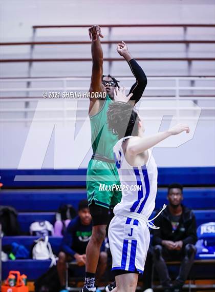 Thumbnail 3 in Sumner @ Jesuit  (Invitational) photogallery.