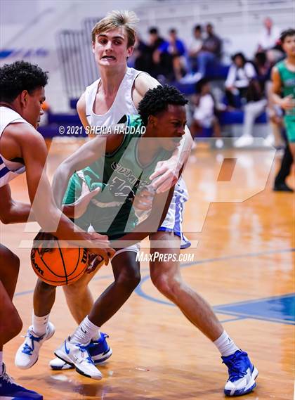 Thumbnail 2 in Sumner @ Jesuit  (Invitational) photogallery.