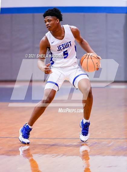 Thumbnail 1 in Sumner @ Jesuit  (Invitational) photogallery.