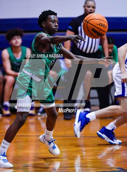 Thumbnail 2 in Sumner @ Jesuit  (Invitational) photogallery.