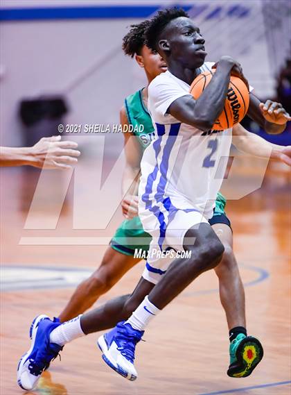 Thumbnail 2 in Sumner @ Jesuit  (Invitational) photogallery.