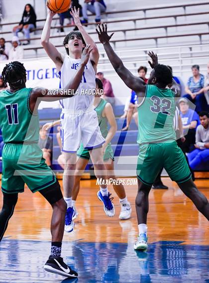 Thumbnail 3 in Sumner @ Jesuit  (Invitational) photogallery.