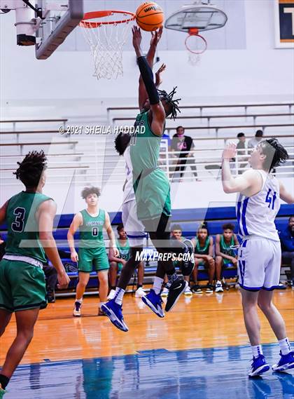 Thumbnail 1 in Sumner @ Jesuit  (Invitational) photogallery.
