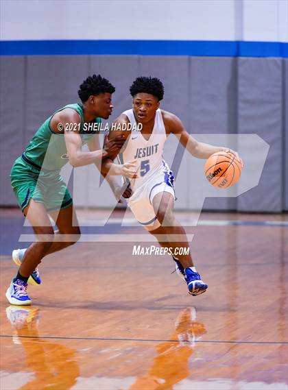 Thumbnail 3 in Sumner @ Jesuit  (Invitational) photogallery.