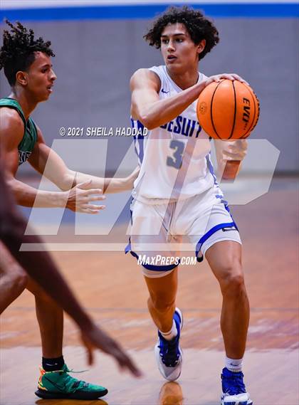 Thumbnail 1 in Sumner @ Jesuit  (Invitational) photogallery.
