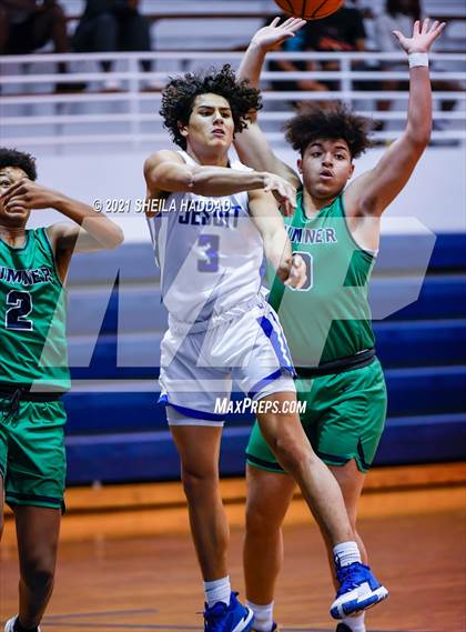 Thumbnail 1 in Sumner @ Jesuit  (Invitational) photogallery.