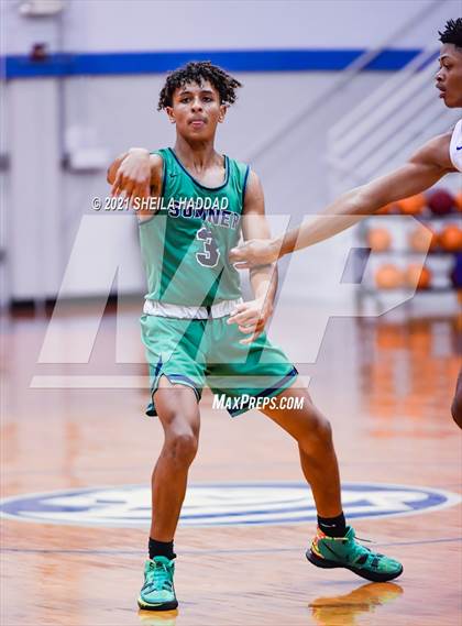 Thumbnail 1 in Sumner @ Jesuit  (Invitational) photogallery.