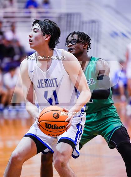 Thumbnail 1 in Sumner @ Jesuit  (Invitational) photogallery.