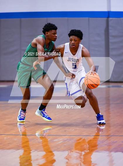 Thumbnail 1 in Sumner @ Jesuit  (Invitational) photogallery.