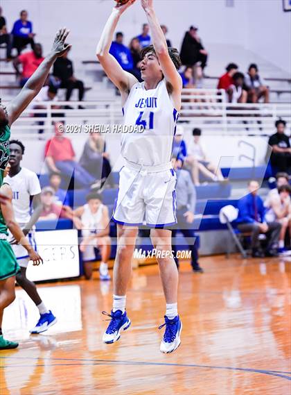 Thumbnail 3 in Sumner @ Jesuit  (Invitational) photogallery.