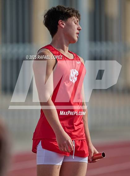 Thumbnail 1 in Panther Relays (4x200M) photogallery.