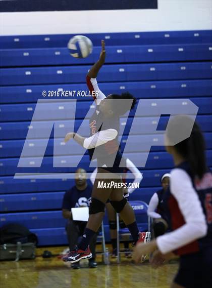 Thumbnail 3 in Southfield Arts & Tech vs. Pontiac photogallery.