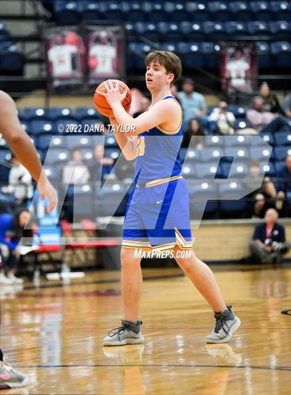 Thumbnail 1 in Lingleville vs Dodd City (UIL Region III-1A Semifinal) photogallery.