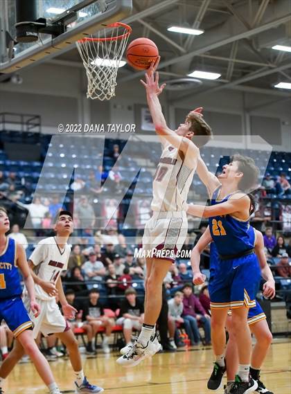 Thumbnail 2 in Lingleville vs Dodd City (UIL Region III-1A Semifinal) photogallery.