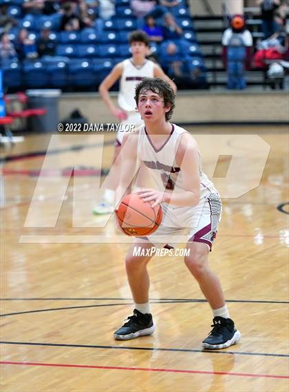 Thumbnail 2 in Lingleville vs Dodd City (UIL Region III-1A Semifinal) photogallery.