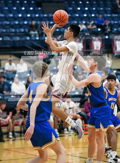 Thumbnail 1 in Lingleville vs Dodd City (UIL Region III-1A Semifinal) photogallery.
