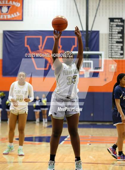 Thumbnail 1 in Little Elm vs. Plano East (UIL 6A Bi-District) photogallery.