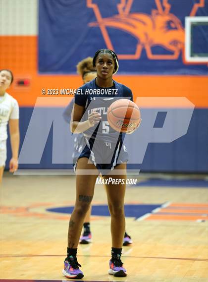 Thumbnail 3 in Little Elm vs. Plano East (UIL 6A Bi-District) photogallery.