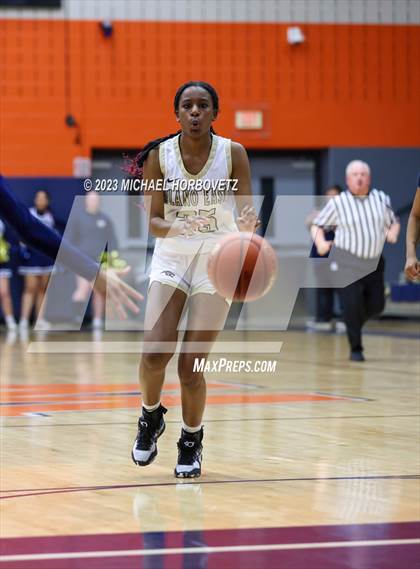 Thumbnail 1 in Little Elm vs. Plano East (UIL 6A Bi-District) photogallery.