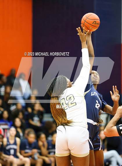 Thumbnail 2 in Little Elm vs. Plano East (UIL 6A Bi-District) photogallery.