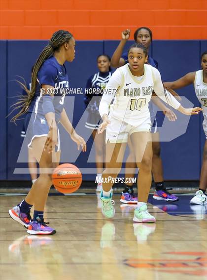 Thumbnail 1 in Little Elm vs. Plano East (UIL 6A Bi-District) photogallery.