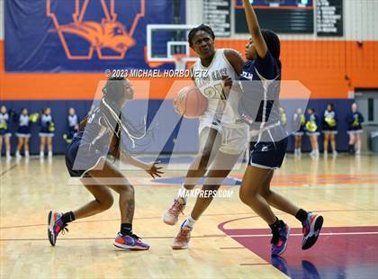 Thumbnail 3 in Little Elm vs. Plano East (UIL 6A Bi-District) photogallery.