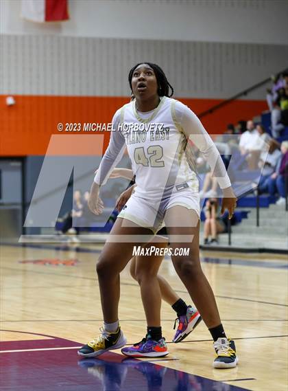 Thumbnail 2 in Little Elm vs. Plano East (UIL 6A Bi-District) photogallery.