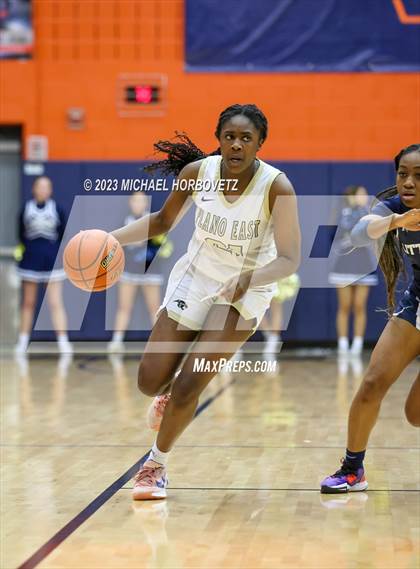 Thumbnail 1 in Little Elm vs. Plano East (UIL 6A Bi-District) photogallery.