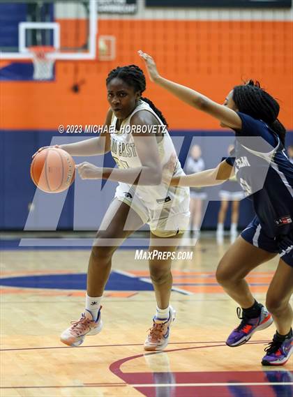 Thumbnail 1 in Little Elm vs. Plano East (UIL 6A Bi-District) photogallery.
