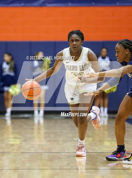 Thumbnail 2 in Little Elm vs. Plano East (UIL 6A Bi-District) photogallery.