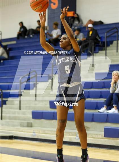 Thumbnail 3 in Little Elm vs. Plano East (UIL 6A Bi-District) photogallery.