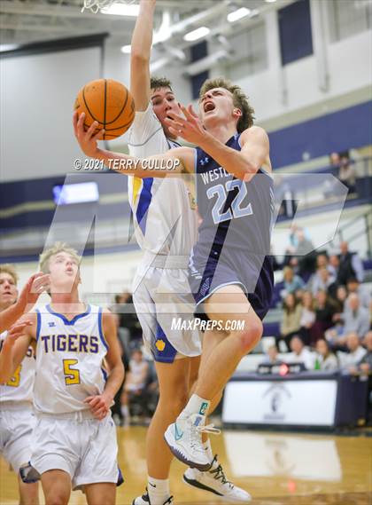 Thumbnail 3 in Westlake vs. Orem (Charger Tournament of Champions) photogallery.