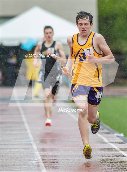 Thumbnail 1 in 50th Annual Loucks Games (Men’s 4X800 Nick Panaro Relay) photogallery.