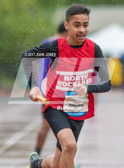 Thumbnail 1 in 50th Annual Loucks Games (Men’s 4X800 Nick Panaro Relay) photogallery.