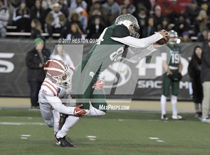 Thumbnail 2 in Mater Dei vs. De La Salle (CIF State Open Division Final) photogallery.