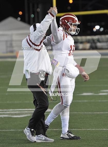 Thumbnail 2 in Mater Dei vs. De La Salle (CIF State Open Division Final) photogallery.