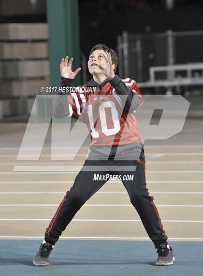 Thumbnail 2 in Mater Dei vs. De La Salle (CIF State Open Division Final) photogallery.